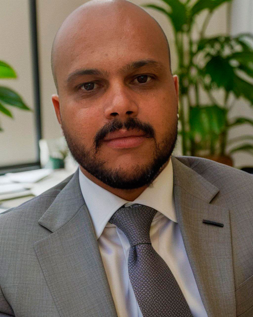 Dr. Gustavo - Advogado Especialista